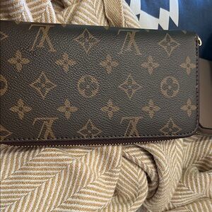 Louis Vuitton Brown Monogram Clutch